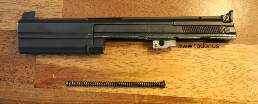 CZ 75 Sport III mit entnommener Verschlussfeder